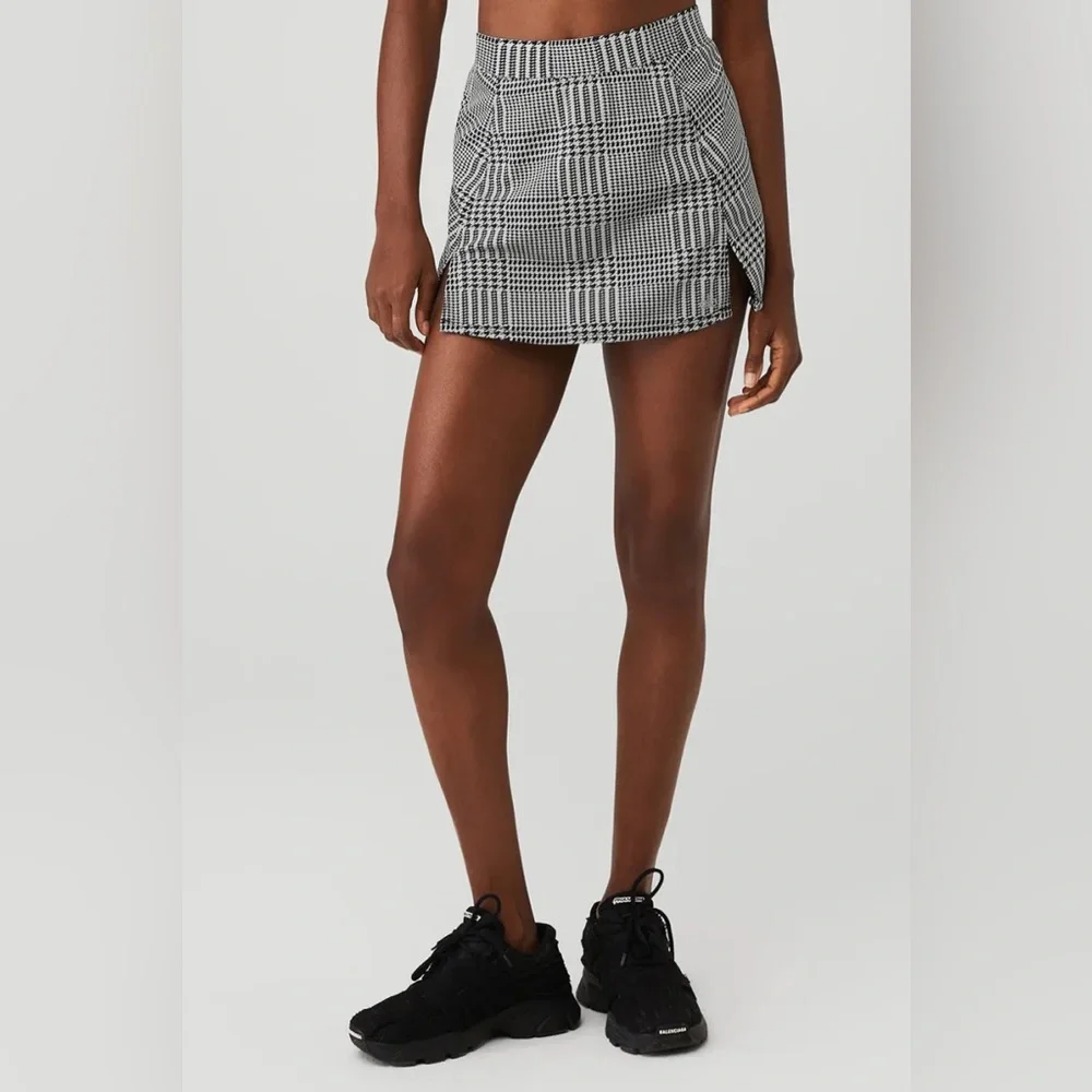 NWOT Alo Yoga Jacquard Glenplaid Tennis Skirt Titanium / Black Size XXS